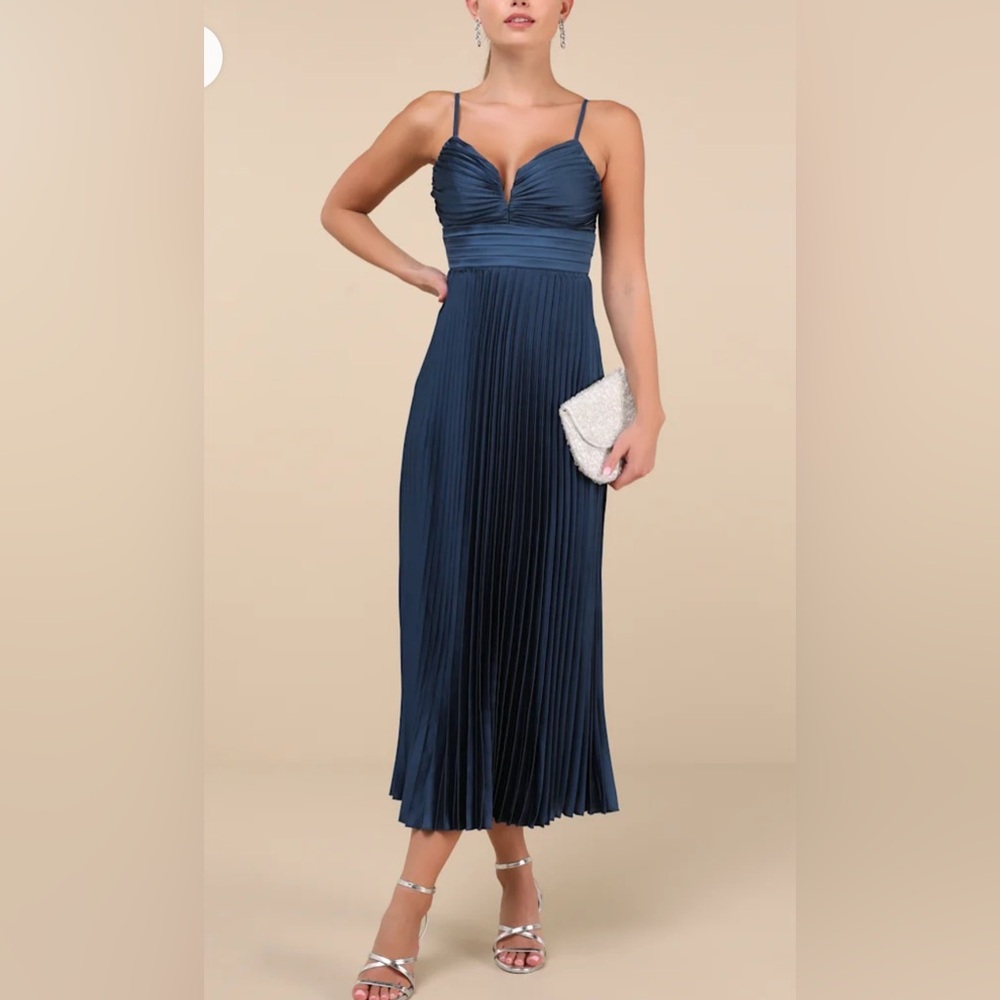 Elegant Navy Blue Pleated Dress
